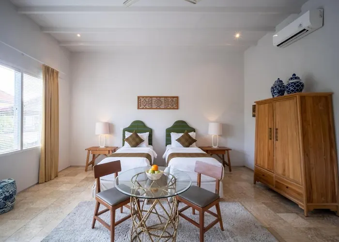 Guest house & Vespa 4 - Near 3*