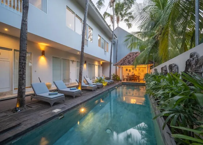 & Vespa 4 - Near 3* Seminyak (Bali)