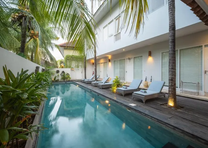 & Vespa 4 - Near 3* Seminyak (Bali)