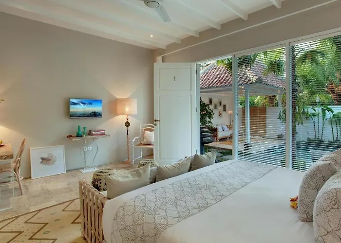 Guest house & Vespa 4 - Near